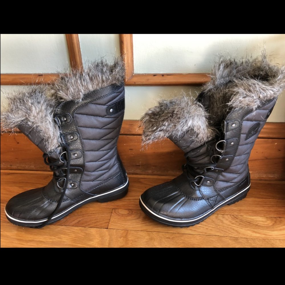Sorel Tofino II black boots